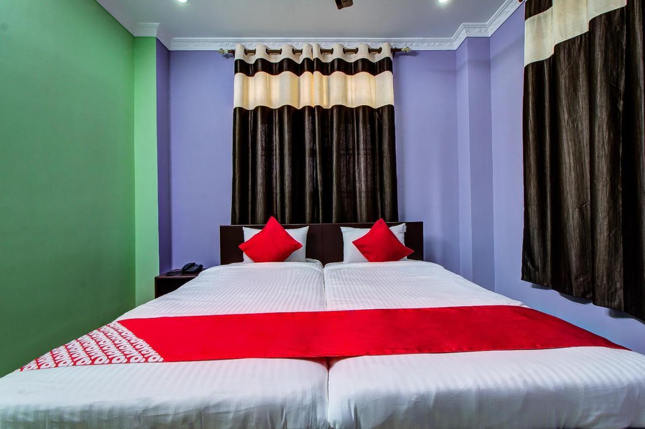Oyo 13927 Green View Guest House Dispur Esterno foto