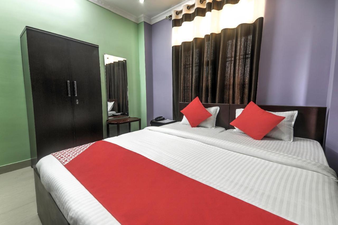 Oyo 13927 Green View Guest House Dispur Esterno foto