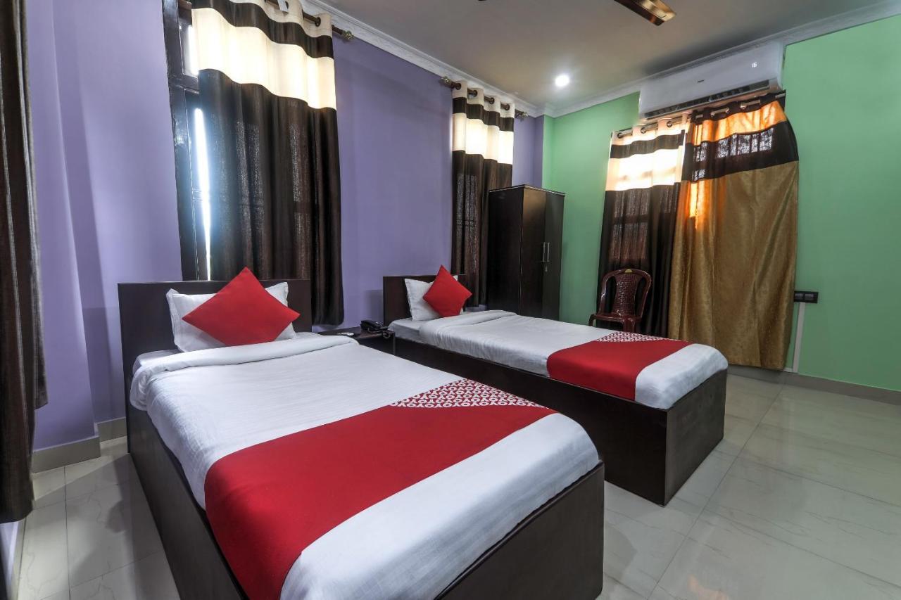 Oyo 13927 Green View Guest House Dispur Esterno foto